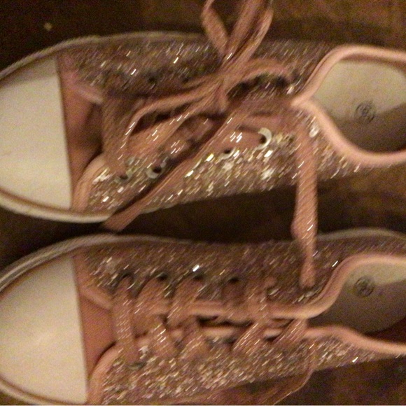Never worn sneakers Sz 6-61/2 pale Pink Sparkles womens - Picture 6 of 6